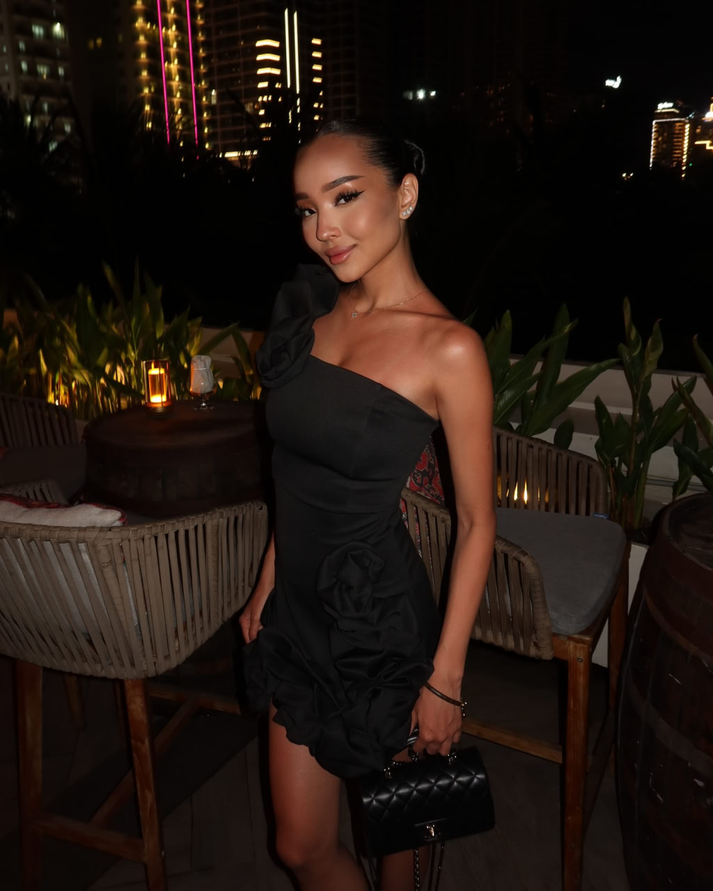 Ася - массажистка